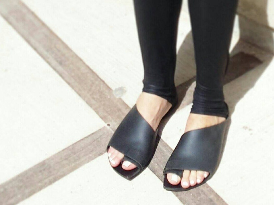 toeless flats