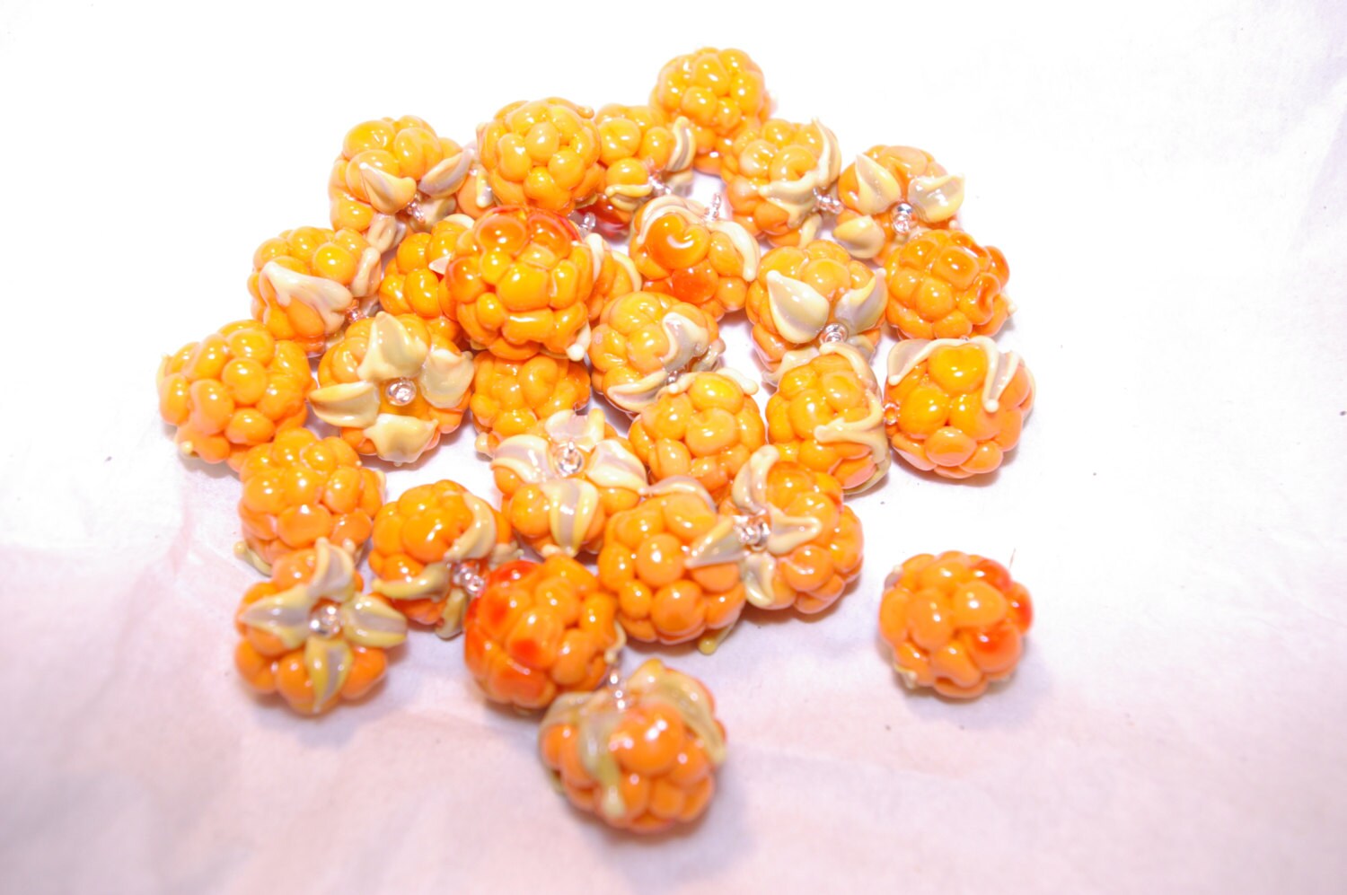 Cloudberry beads set 3p salmon Wild berry Home Decor