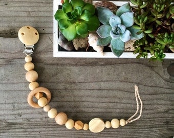 Wooden pacifier clip natural eco friendly speenkoord wood teething toy ring teether Handmade Pacifier Clip wooden dummy chain pacifier hold