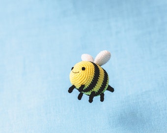 Crochet Pattern of Bee Breezy from "Adventure Time" (Amigurumi tutorial PDF file)