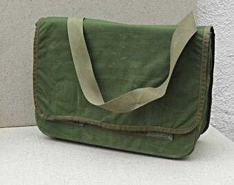 Vintage officers map case ,shoulder bag, satchel , cross body bag , messenger bag Israel 1980S-90s