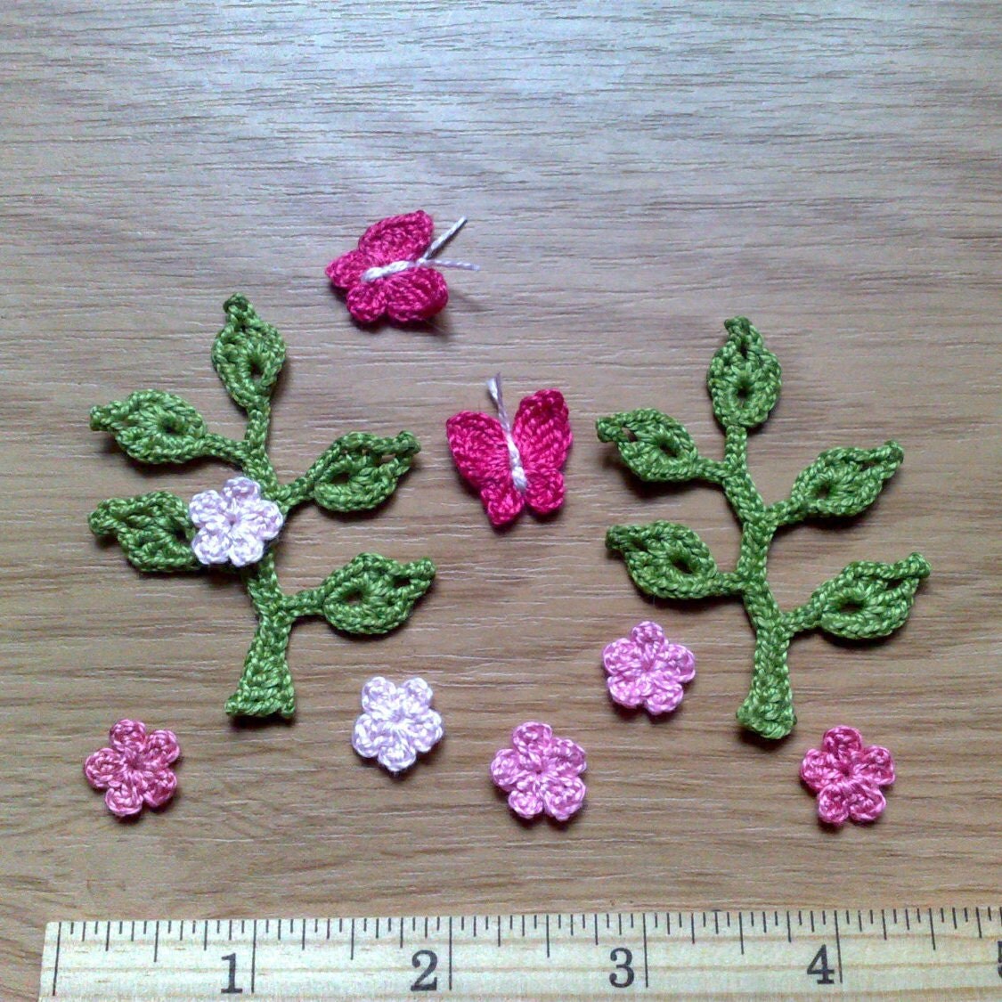 Set of Small embellishments Flower Applique Leaf