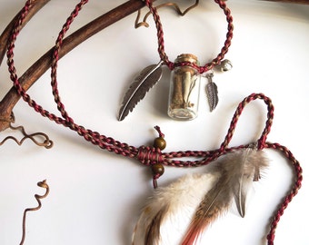 Macrame necklace with mandrake, white sage and natural feathers - Collier macramé sauge blanche, mandragore et plumes naturelles
