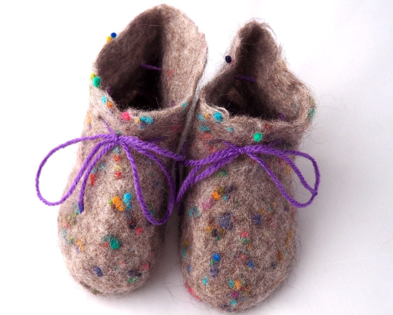 Felted Baby booties with wool nepp design made by ffelthandmade