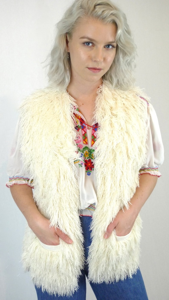 Vintage Cream Shaggy Knit Hippie Bohemian Vest Coat 5255