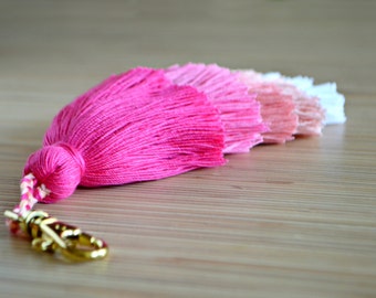 Tassel keychain Tassel bag charm Pom pom key chain Pink tassel purse charm Bag accessories Boho accessories Handbag charm Tassel clip