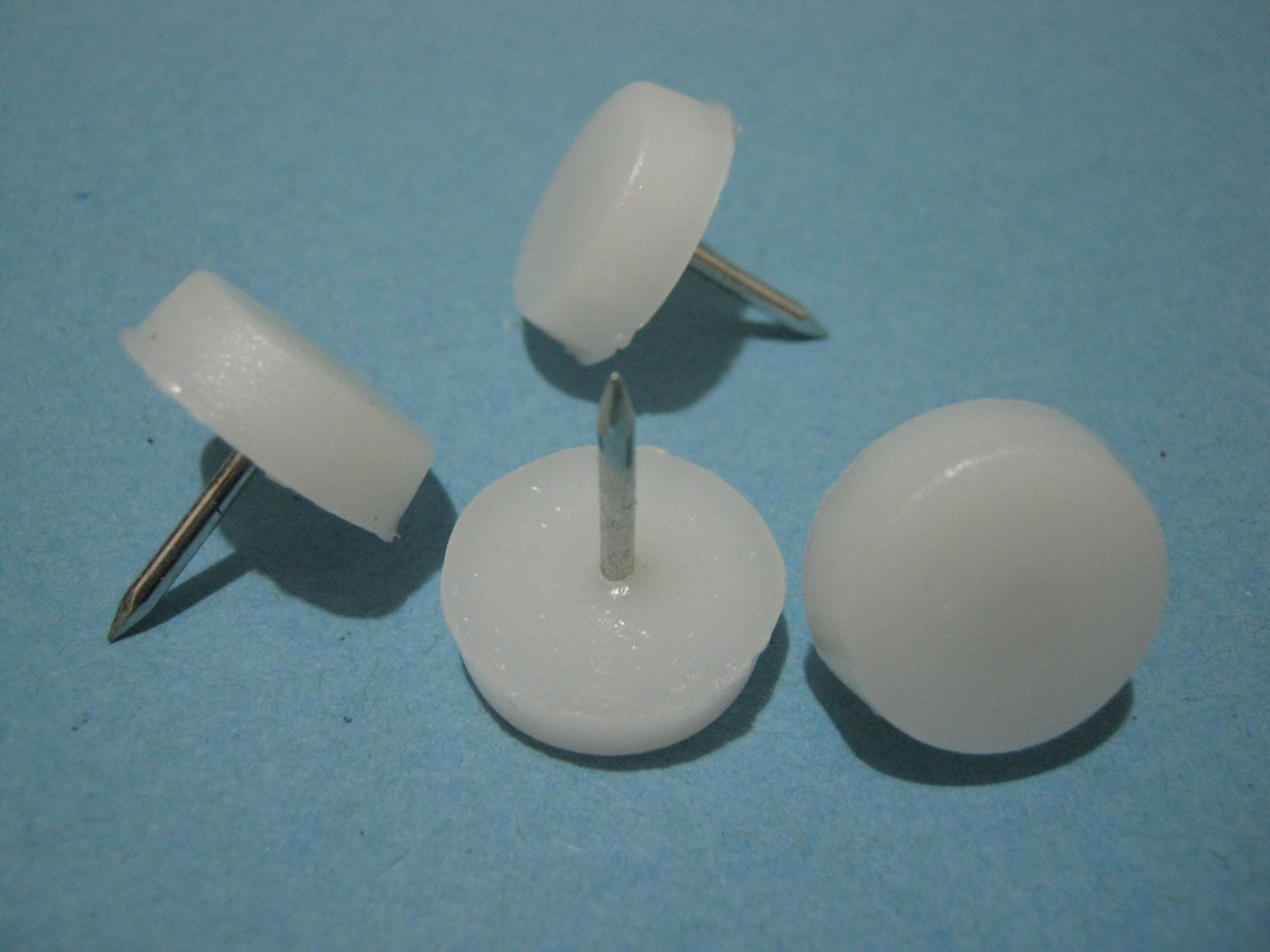 White Nylon Glides Feet for Furniture Legs Protection by MicaPica