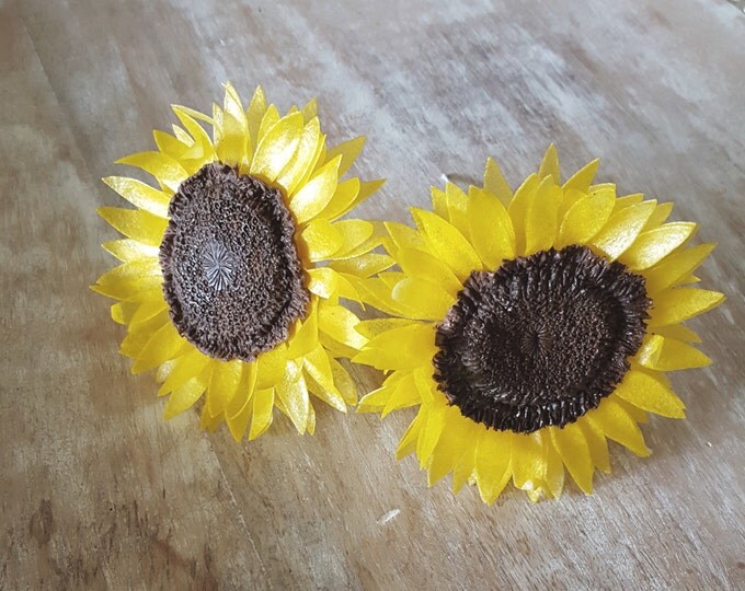 Edible Sunflowers, Wafer Paper Flowers for Cakes