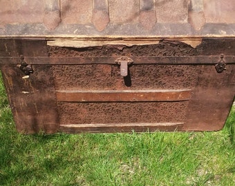 CLEARANCE was 650 now 550. 1800s Round Top Victorian Steamer Trunk