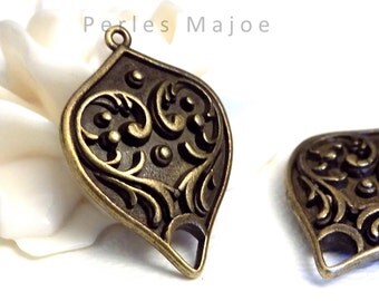 connecteur en métal forme goutte décor coeur couleur bronze antique 30x21x6 mm