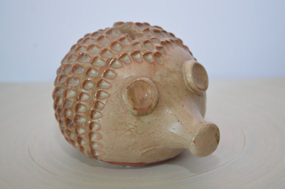 wade pottery hedgehog