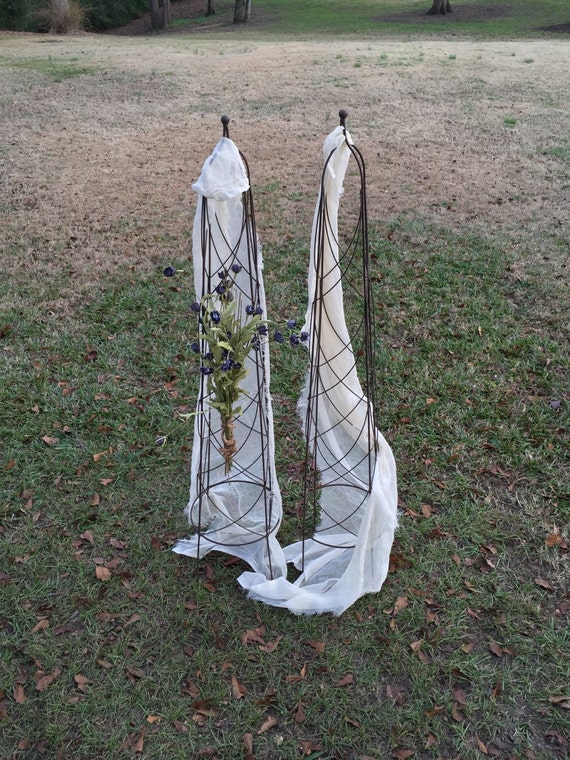 Vintage Garden Trellis / Iron Garden Trellis Set of Two / Ivy