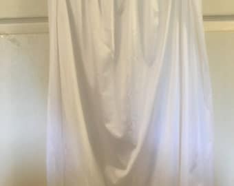 Vintage white half slip...size 2X...Brand name is Comfort Choice