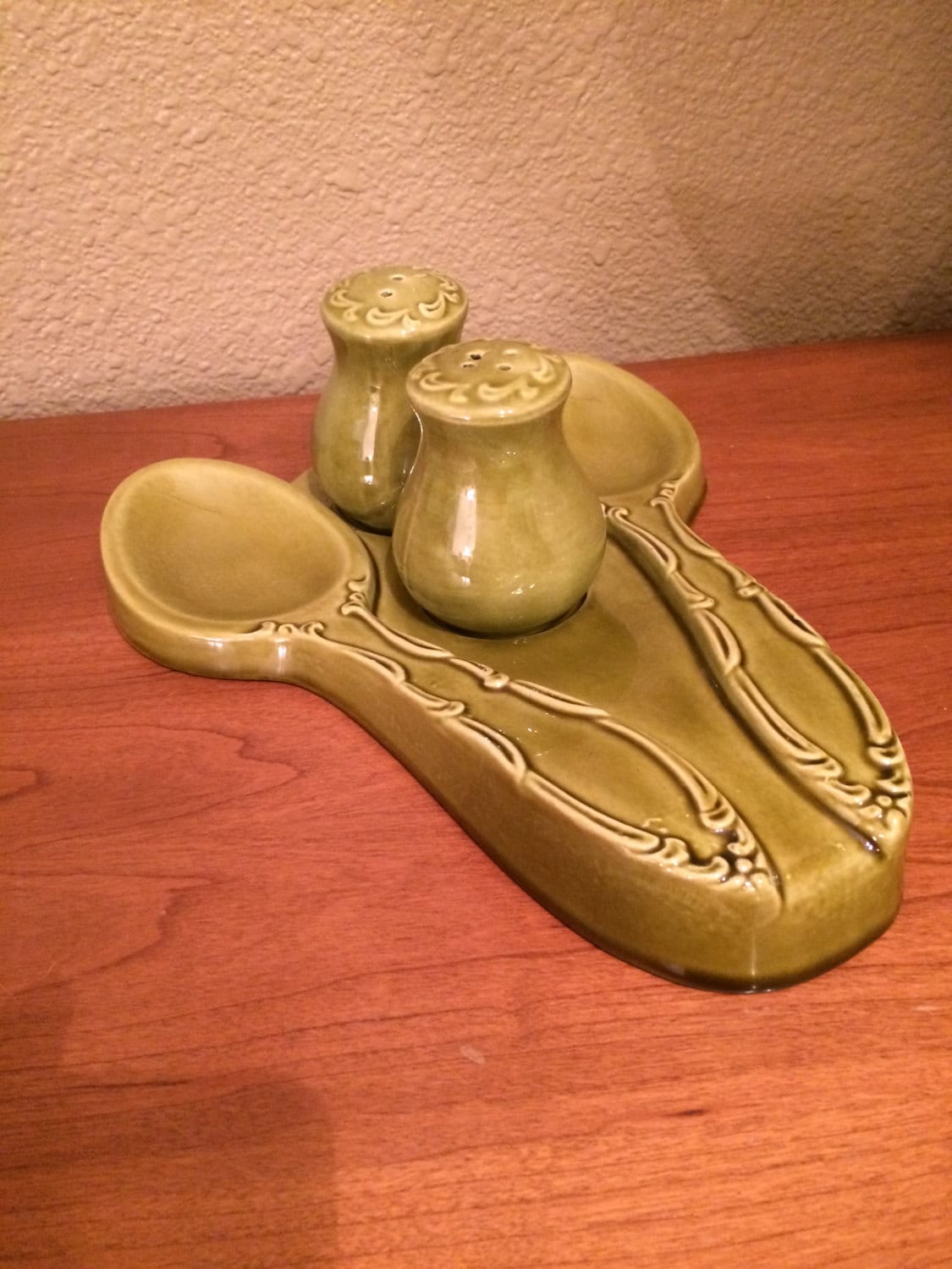 Retro 1970s Kitsch Avocado Green Ceramic Spoon Rest and Salt & Pepper