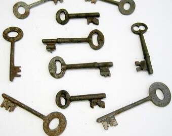10 Vintage Skeleton Keys Old Rusty Iron Antique Keys Randomly Selected FREE USA SHIPPING!