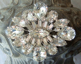 Vintage Weiss Clear Rhinestone Brooch Mid Century Hollywood Regency Layered Construction Prong Set
