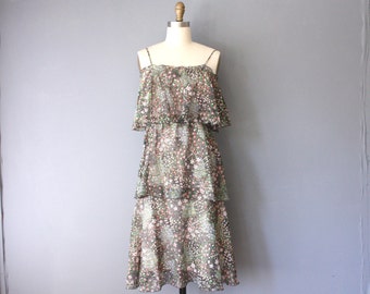 vintage 70s dress / floral flutter dress / green floral garden dress / small