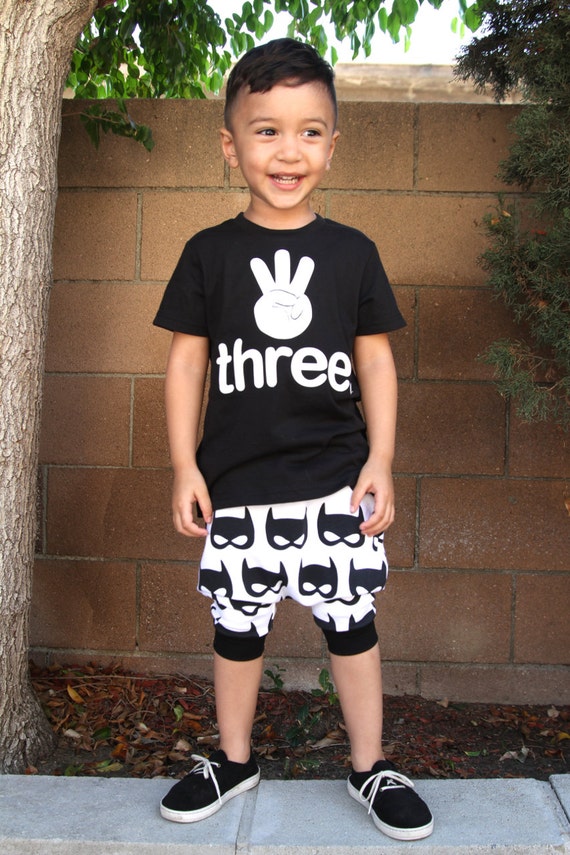 Bébé garçon bébé fille Batman, noir et blanc masques Sarouel Short Etsy enfant mode enfant garçon enfant fille, Short super héros halloween