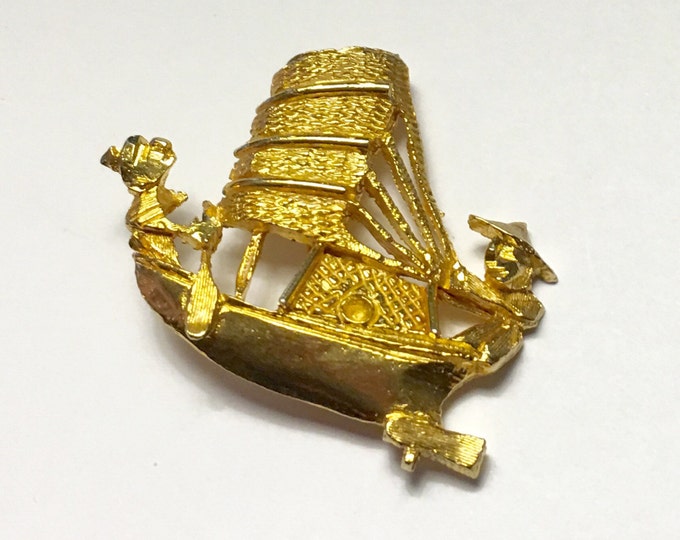 Chinese Junk Boat Brooch Dragon Figural Gold Tone Vintage