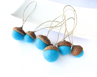Hanging felted wool acorns with linen cord/string (6 turquoise). Natural decoration, christmas decoration, acorn ornaments, holiday decor