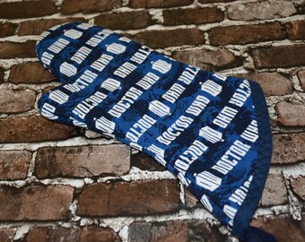 Dr Who Logo Oven Mitt/ Home Decor/ Kitchen Decor/ Housewarming Gift/ Birthday Gift/ Gift for Nerds/ Hostess Gift/ Fun Gift/ Christmas gift