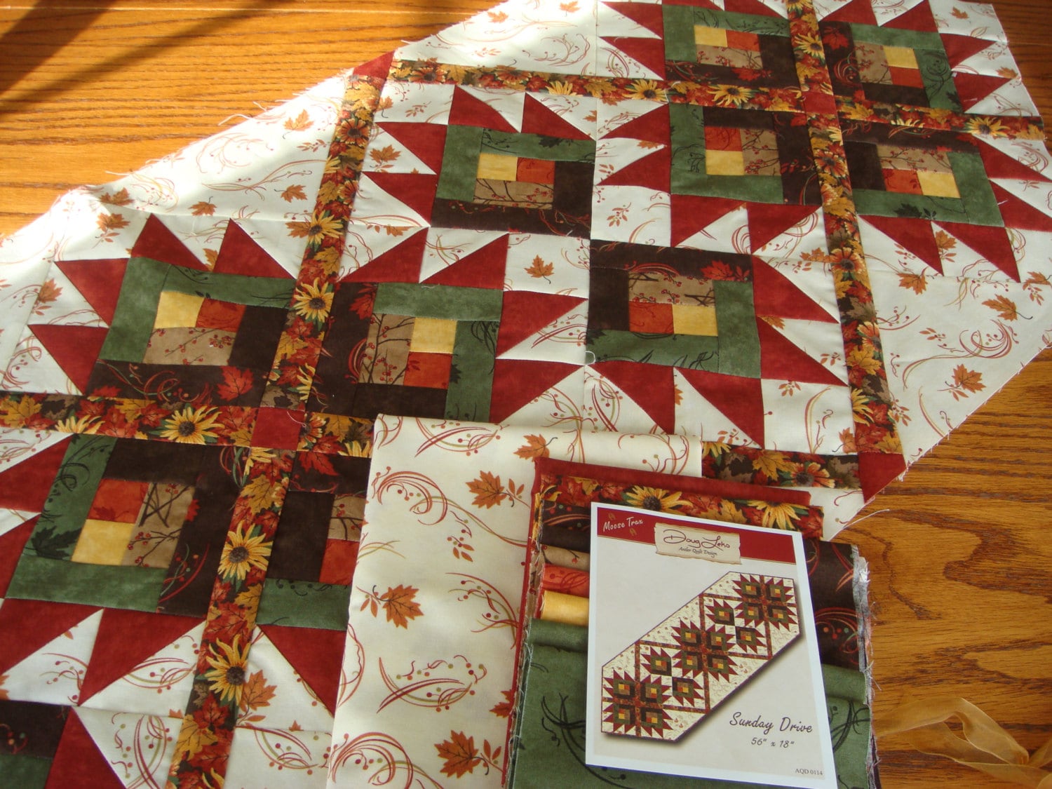 Quilt kit Sunday Drive Table Runner Kit With Maple Island