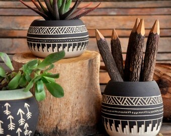 Made to order Ceramic planter pottery Navajo inspiration Carved sgraffito Vase home deco GEO Aztec Geometric Wheel thrown vase black white