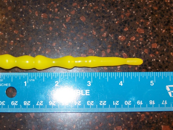 Undulating Urethral Toy In Yellow Medium Mature