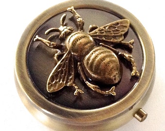SALE - Honey Bee Vintage Bronze Pill Box - Purse Pill Case - Travel Pill Case - Birth Control Pill Case - Pill Box - 7 Day Pill Case