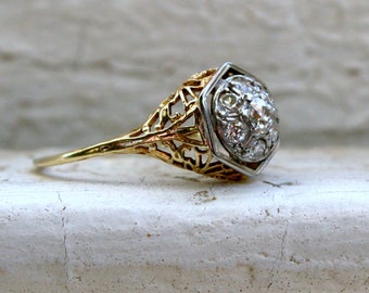 Pretty Vintage Filigree 14K Yellow Gold Diamond Engagement Ring - 0.39ct.