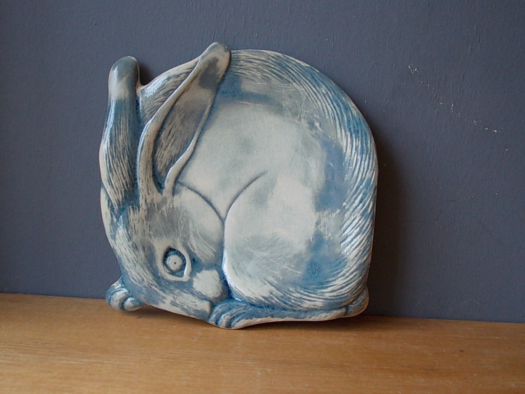 RABBIT Plate / Decorative Hare Dish / Ceramic Plate / BUNNY