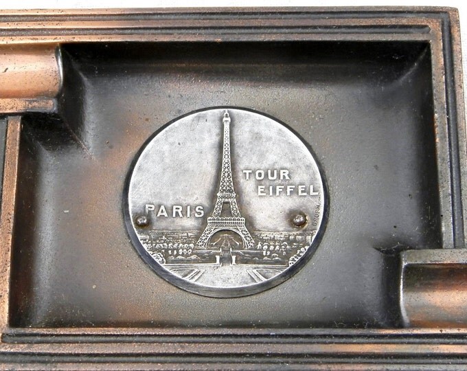 Vintage French Art Deco Metal Ashtray with the Eiffel Tower, Retro Parisian Cafe Decor, Ash Tray made of Cast Metal from France, Brocante