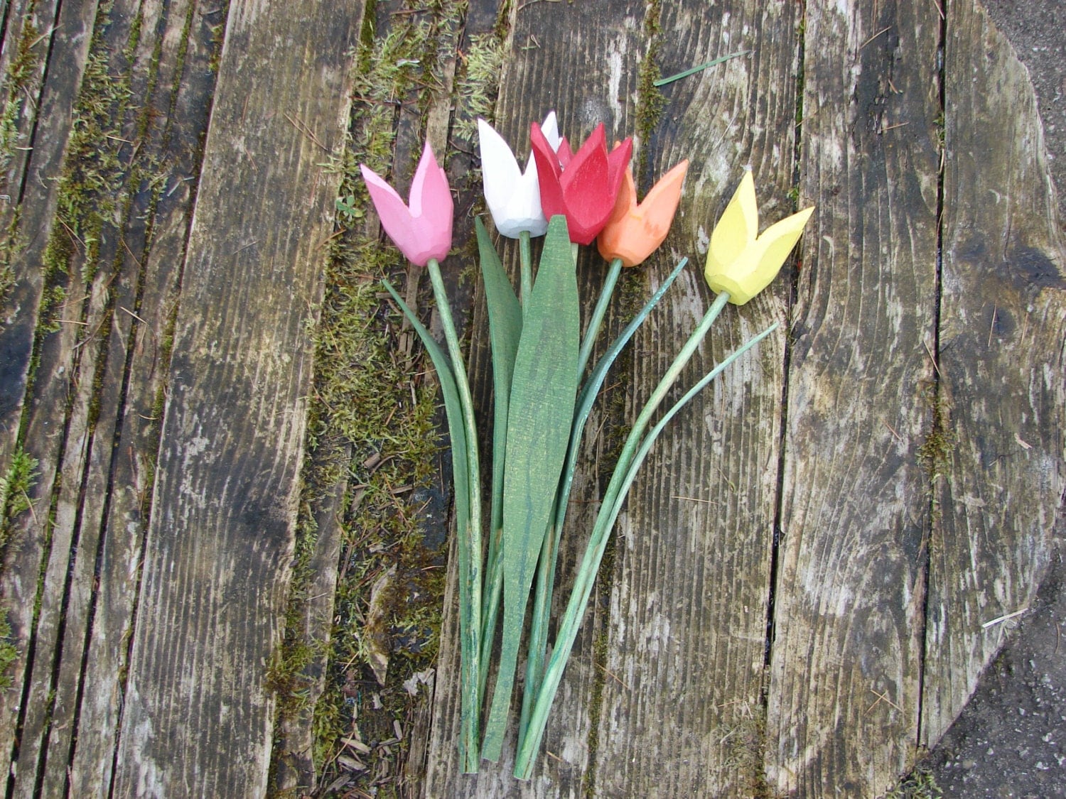 Set of 5 Swedish Vintage hand carved wooden tulips / Spring