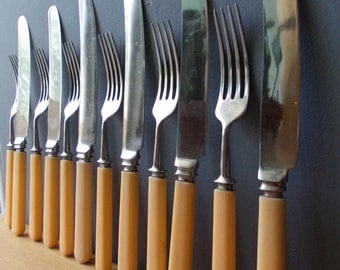 Bakelite Flatware set / Vintage USSR Set of 6 knifes and 6 forks / Russian Ivory Flatware / Farmhouse decor