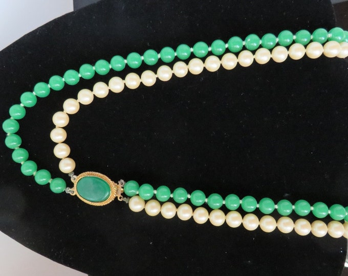 Faux Pearl Green and Cream Vintage Beaded Necklace