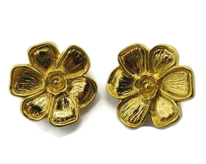 Laura Belle Gold Tone Flower Clip-on Earrings