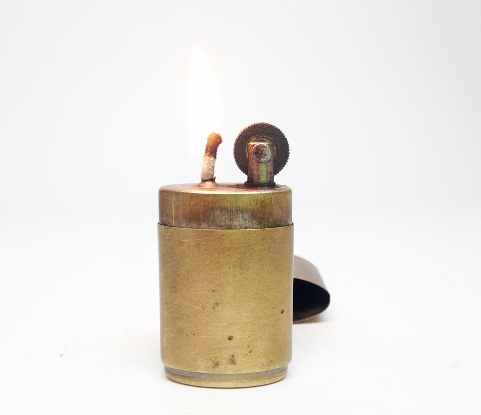 ANTIQUE BRASS LIGHTER Working Old 1945 English Victory