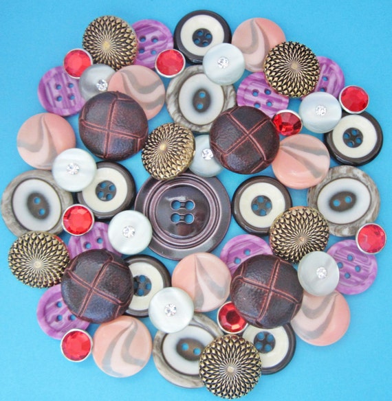 Wholesale lot 50 plastic buttons assorted color and designs