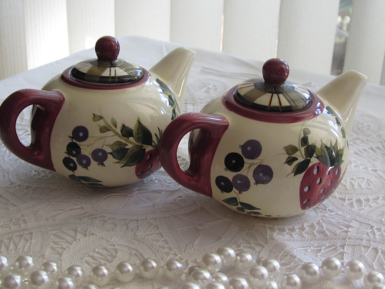 Oneida Strawberry Plaid, individual teapots, a matching pair, vintage