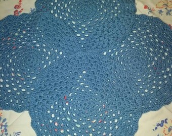 Round granny stitch placemats