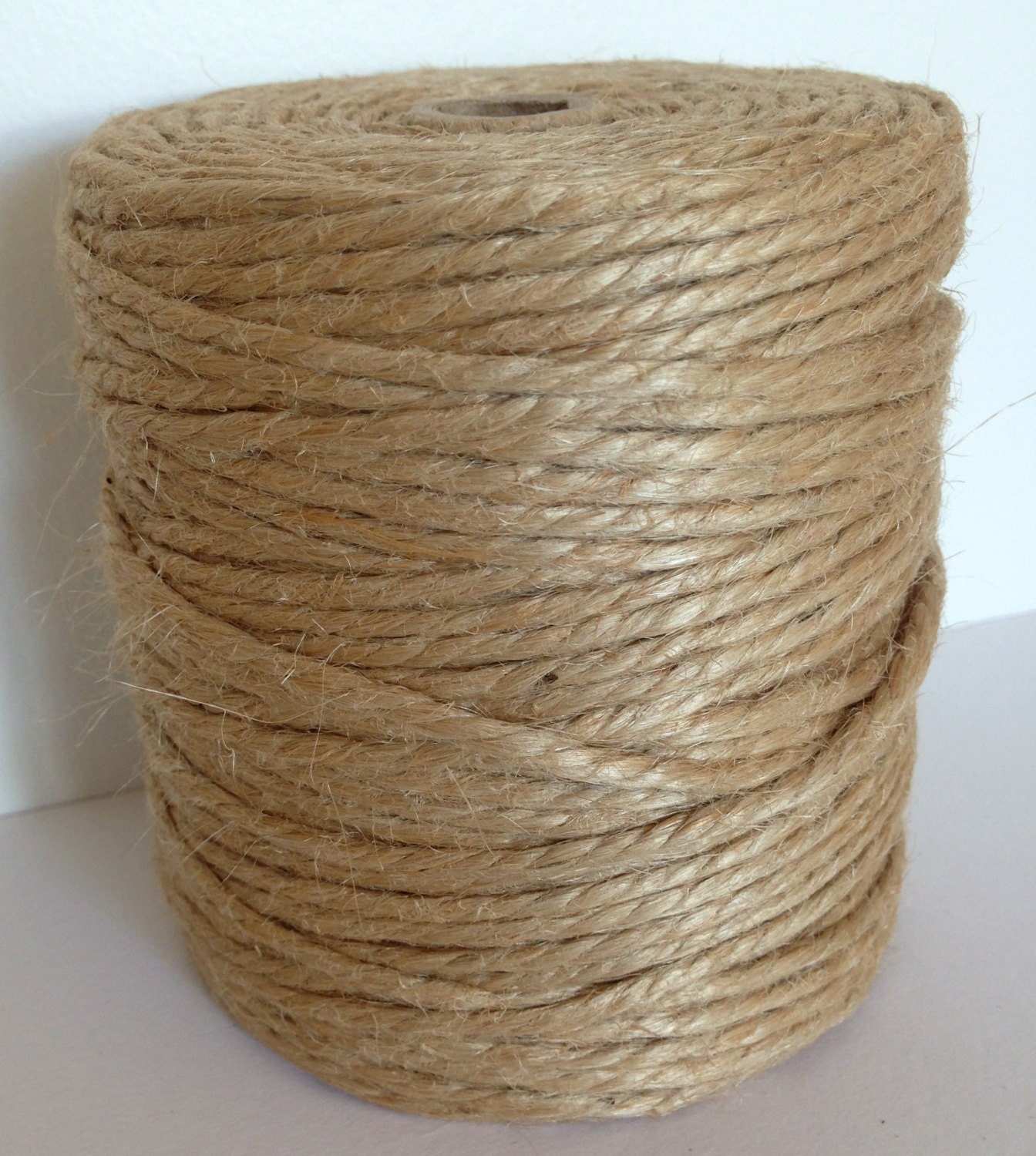 Roll of chunky jute string