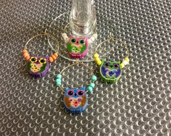 Wine charms.....set of 4 Owl wine charms. Excellent for family get togethers and parties