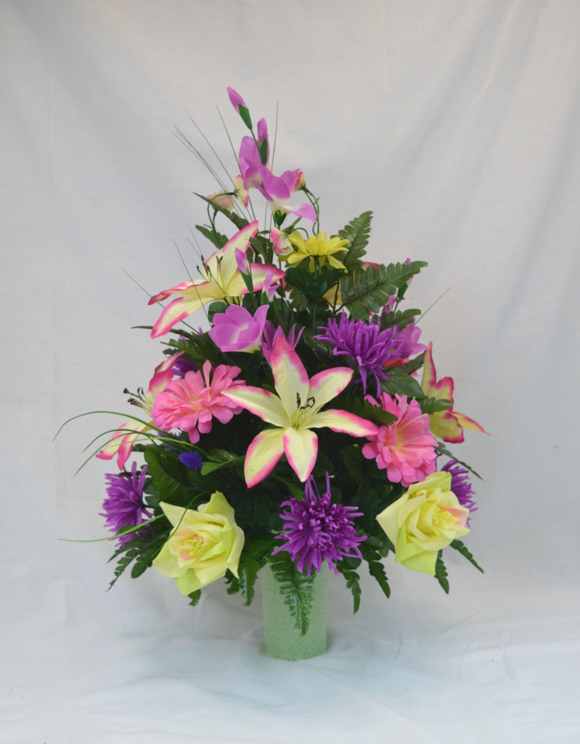 No.C1629 Spring Cemetery Arrangement. Spring Cone Flower