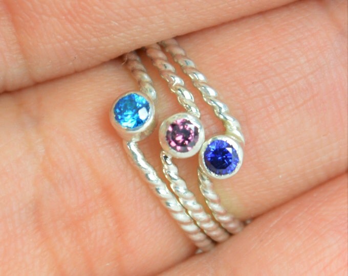 Wave Ring, Silver Wave Ring, Alexandrite Mothers Ring, June Birthstone Ring, Silver Twist Ring, Unique Mother's Ring, Alexandrite Ring, June