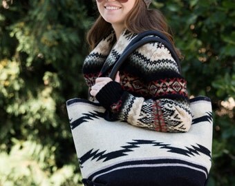 SALE !!!!! Tote made with pendleton wool, Pendletons Water Blanket, Black And Creme, Black Leather Tote