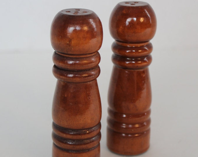 Vintage Wood Salt and Pepper Shakers, Kitchen Collectible