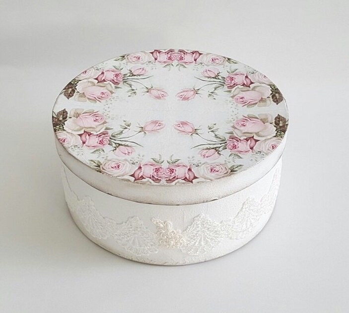 shabby chic hat box luggage shabby chic roses wig box shabby chic hat box luggage shabby chic roses wig box