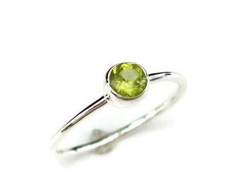 Peridot Stacking Ring, August Birthstone Jewellery, Peridot Ring, Dainty Simple Stone Stacking Ring,Dainty Gemstone Ring,Mistry Gems, R21P