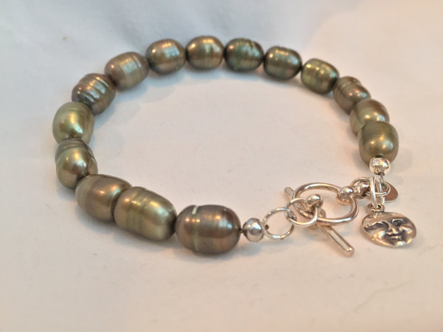 Green pearl bracelet