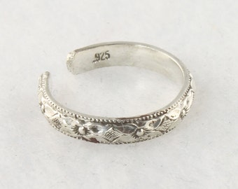 Toe Ring - Sterling Silver - Adjustable Toe Ring - Knuckle Ring - Beach Jewelry - Summer Jewelry - Toe Jewelry - Geometric Diamond Pattern